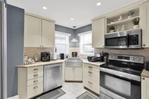 Elegant Countryside 4BR House Near Lake | Sleeps 8 - Image 4
