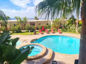 Condo with beach access - Image 5