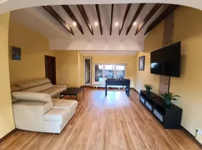 Ernests' unique townhouse with sauna, hot tub and free parking - Image 2