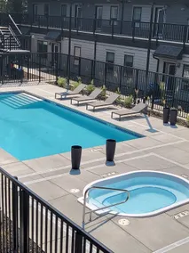 Modern 3 Bdrm Townhome w Pool, Mtn Views & AC - Image 3