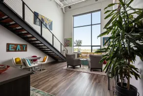 Gorgeous Midtown Condo - Image 2