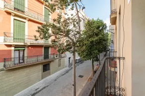 Modern apartment in Sants w/ private balcony - Image 5