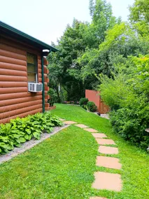Cabin at Lake's George/Champlain - Image 3