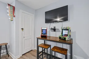 Balcony |Arcade games |Grill | TVs |Star Wars - Image 5