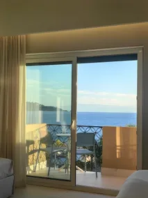 The Window on the Sea Modern Apartment - Image 5
