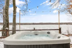 Secluded Lakehouse w/ Hot Tub, Sauna & game room - Image 5