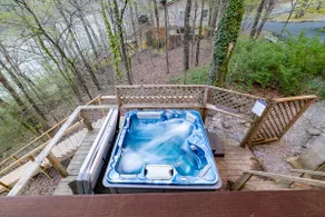 Lake Escape w/ Hot Tub + Guesthouse - Image 3