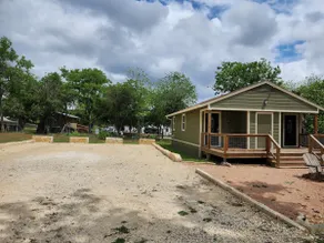 Dancing Deer Lodge Suite 1 - Downtown Bandera - Image 5