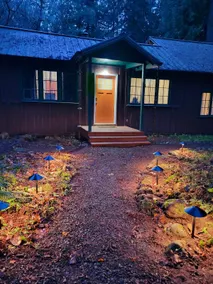 Mt. Hood Cozy Cabin Getaway! *HOT TUB/BBQ/Hiking* - Image 2