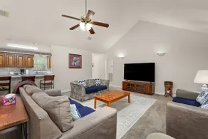 Relaxing Country house close to town and shopping - Image 5