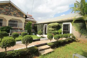 Victoria Haus - Courtyard next L.Nakuru Park Gate - Image 3