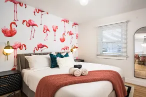 Sleeps 14, Karaoke Lounge, Yard Games, Mins to DT - Image 2