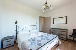 JOIVY Villa Guanna - Charming Flat with Garden - Image 4