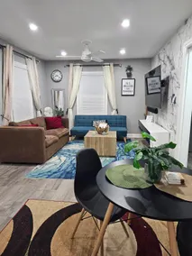 Cozy 2B Home in Delmar Loop with Newly Renov Bathroom - Image 5