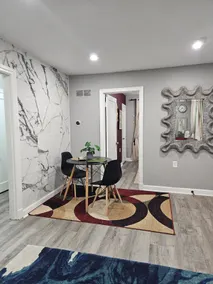 Cozy 2B Home in Delmar Loop with Newly Renov Bathroom - Image 2