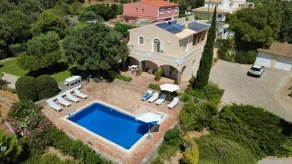 Spacious villa, warm pool, lovely garden, privacy - Image 2