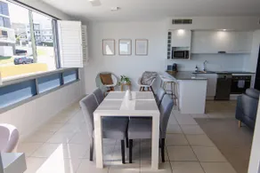 Cosy Retreat - Walk to beach + Restaurants - Image 3
