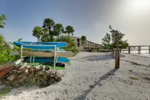 Pro Fishing Dock Private Beach & Heated Pool! - Image 2