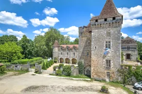* Château living in St-Jean-de-Côle - Image 5