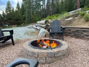 River's Bend Lodge - Hot Tub, Fire Pit, Games & Ski - Image 3
