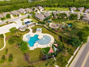 4br Pool + Fire Pit | Superhost | Barr Mansion - Image 4