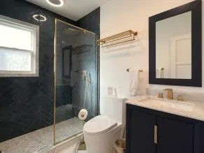 3BR | King Bed | Near LAX, SoFi, ID, Kia & Beaches - Image 3