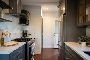 3BR | King Bed | Near LAX, SoFi, ID, Kia & Beaches - Image 4