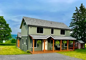 2 King Beds, Wineries + Watkins Glen at VineHaus - Image 2