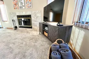 Lake Arrowhead Retreat. Game Room, VIP Pool Access - Image 3