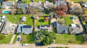 Garden Retreat / King Bed / Large Yard - Image 3