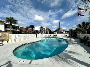 Papaya's Beach Retreat: Pool, 1.5 mi to beach! - Image 2
