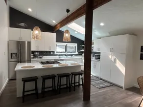 ”Just Breathe” exquisite 1 bdrm on mountain creek - Image 3