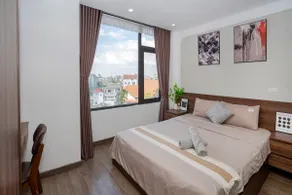 1 Bedroom • Westlake • Natural Light • Bathtub - Image 3