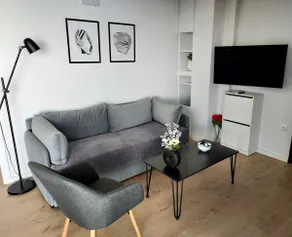 Dora's Signature Apt • 15 min to Airport - Image 5