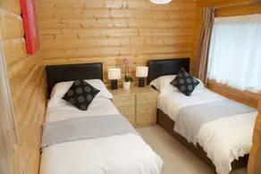 2 bedroom self catering lodge - Image 5