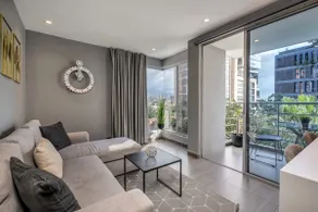 Apartment Near Provenza ~ Restaurant Downstairs ~ With A/C - Image 4