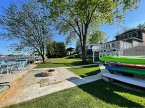 Waterfront Home with Private Beach, Stunning Views - Image 4