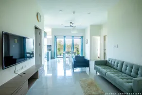 Chic 3 Bedroom Spacious Flat - ECR - Image 2