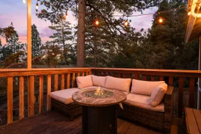 The Lazy Bear Inn- Family Friendly Game Room & Spa - Image 3