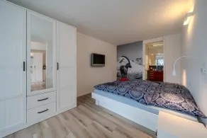 Alexandra 513 - Image 2