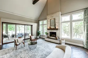 Luxury Estate Surrounded by a Beautiful Lake - Image 2