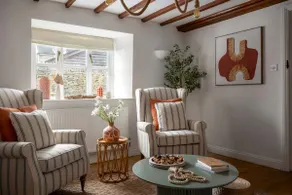 Stow on the Wold Scandi Chic Authentic Cottage - Image 3