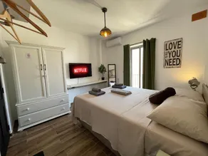 Industrial Cozy Apartment in Bugibba, Prime Location - Image 2