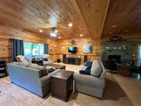 Rose Mountain Lodge - Image 2