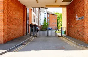 Sianavi Apartments - Charles Court, Kettering - Image 5
