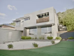 Sunny Hobart home: mountain & water views - Image 3