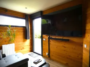 Chalet moderne, Jacuzzi & Cinéma - Image 5