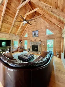 Huge 5BR Log Cabin: Arcade | Foosball | Sleeps 14 - Image 2