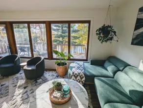 Sunset Shores - River View, King Beds, Soaker Tub - Image 4
