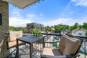 Nearby Saddledome | AC | Parking Central DT Condo - Image 3